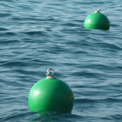 단단한 떠있는 심해 근해 배 네비게이션은 뜹니다