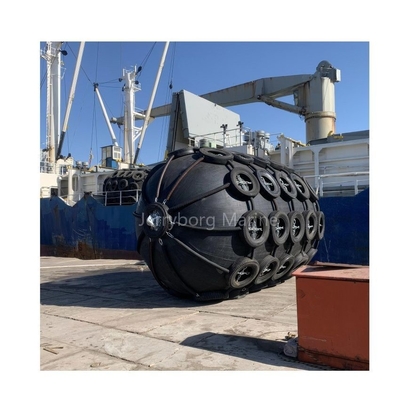 타이어 체인 네트워크와 함께 해상 떠있는 펜더 Pneumatic 고무 방어