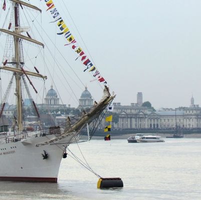 태양 광선과 표시부표를 잡아 매는 해양 안전장비